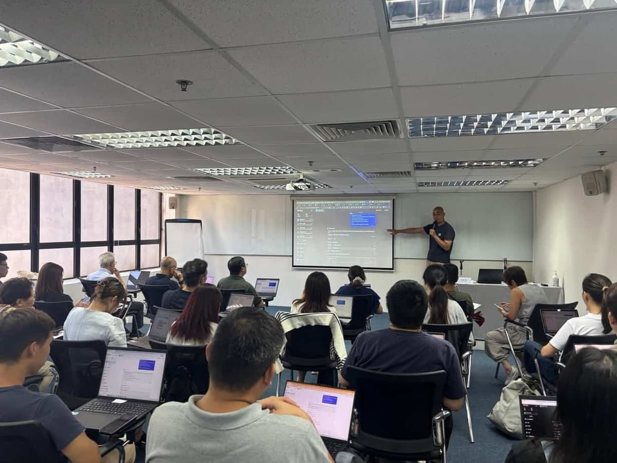 Ivan So teaching at IAB digital marketing workshop on SEO and analytics